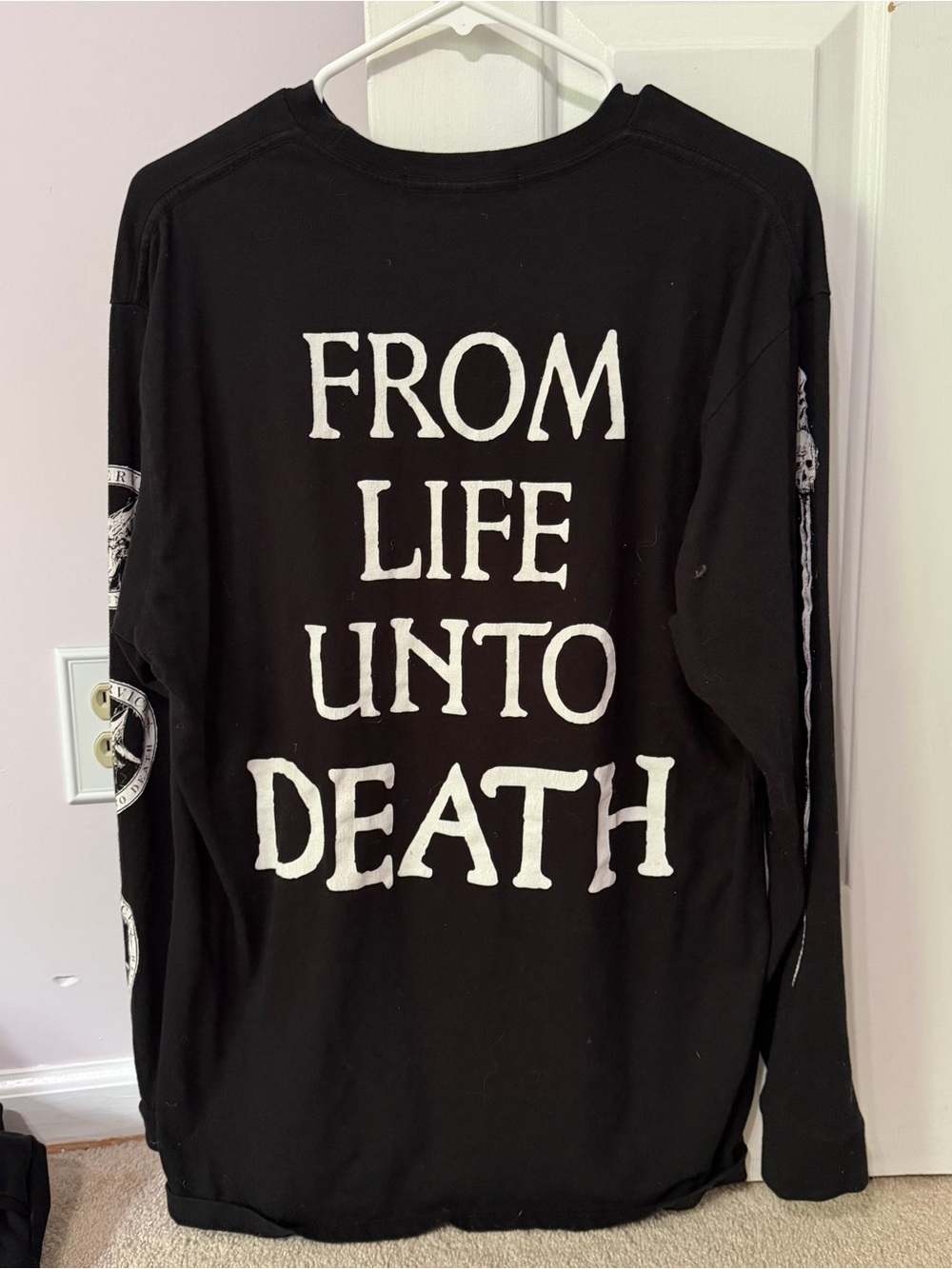 Lip Service Black Long Sleeve Gothic Throne Graphic Tee with Red Accent - Picture 3 of 3